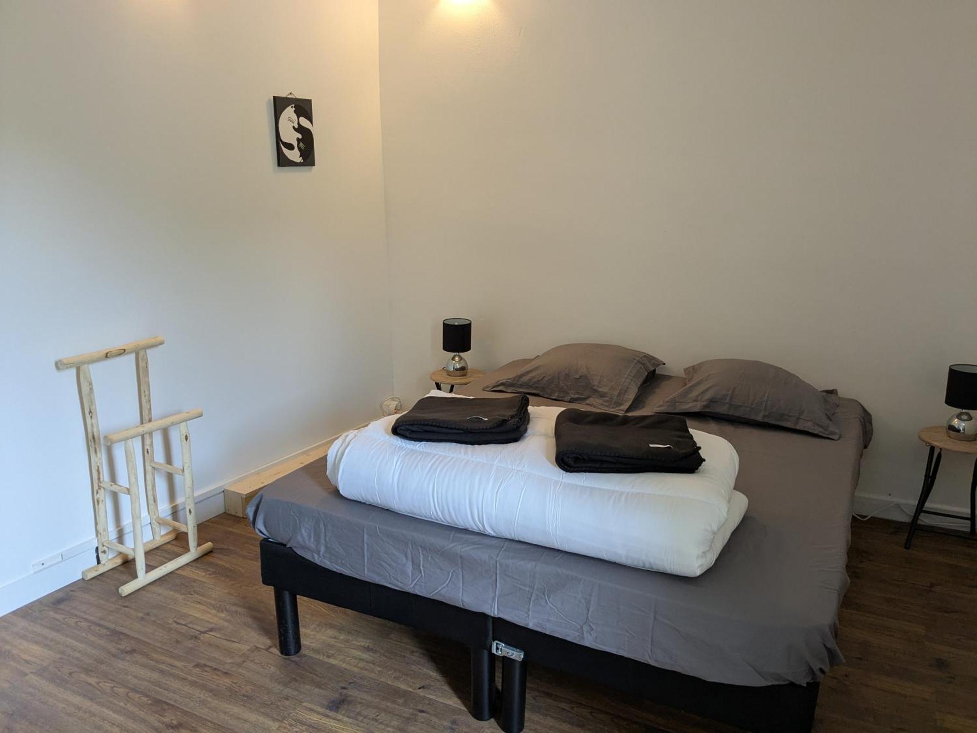 Chez Cornelia Bed & Breakfast Estaing  Dış mekan fotoğraf